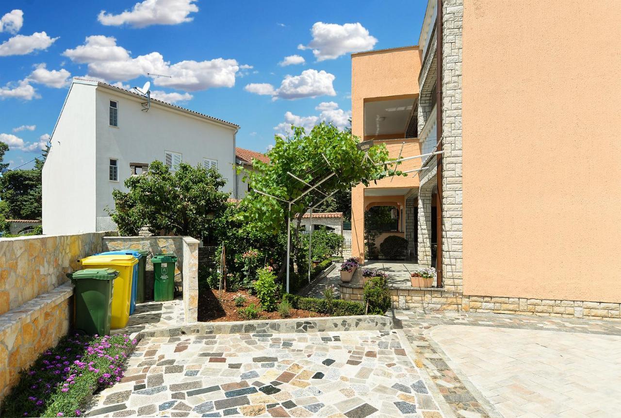 Apartment Mirela 2145 Fažana Exterior foto